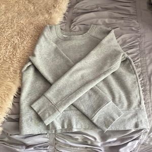 Cropped Athleta sweatshirt